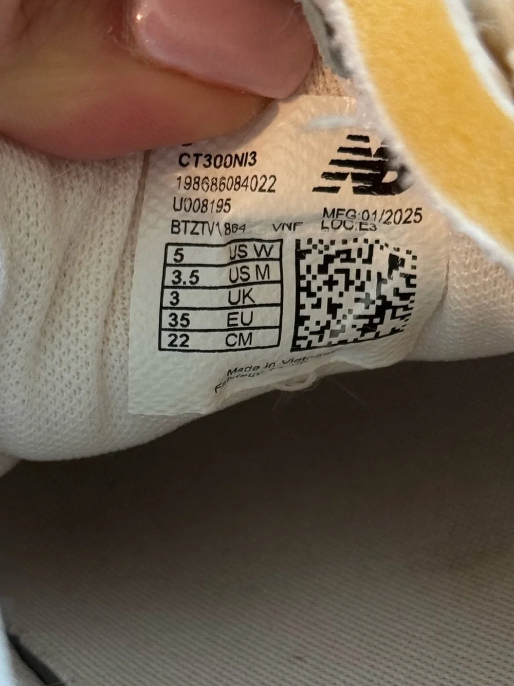 NEW BALANCE WOMEN'S 300 COURT SNEAKERS